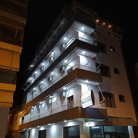 Hotel Elisabet Sarandë エクステリア 写真