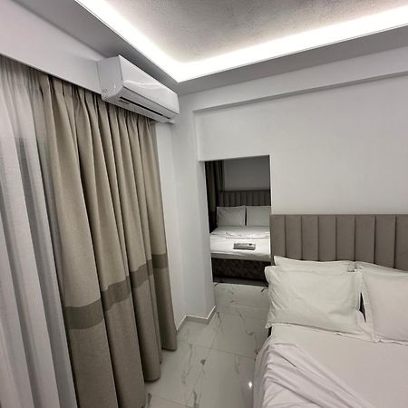 Hotel Elisabet Sarandë エクステリア 写真