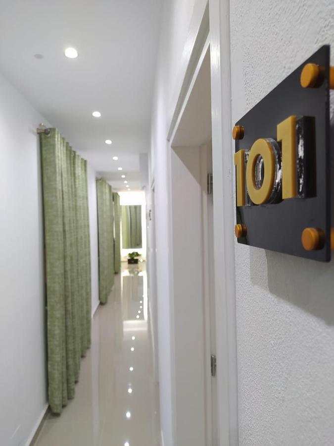Hotel Elisabet Sarandë エクステリア 写真