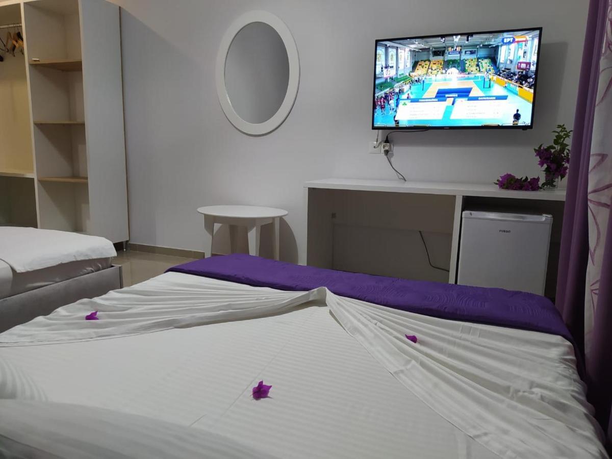 Hotel Elisabet Sarandë エクステリア 写真