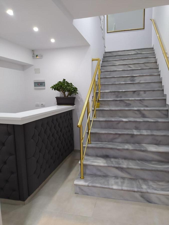 Hotel Elisabet Sarandë エクステリア 写真
