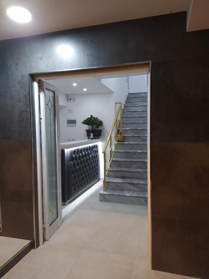 Hotel Elisabet Sarandë エクステリア 写真