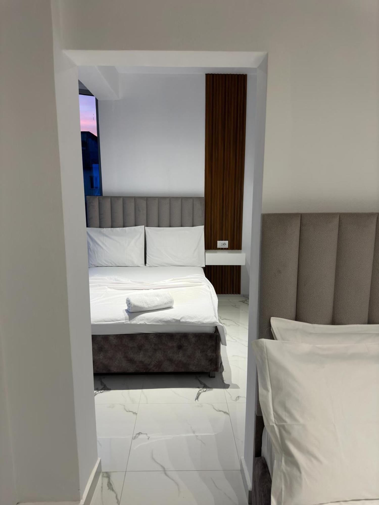 Hotel Elisabet Sarandë エクステリア 写真