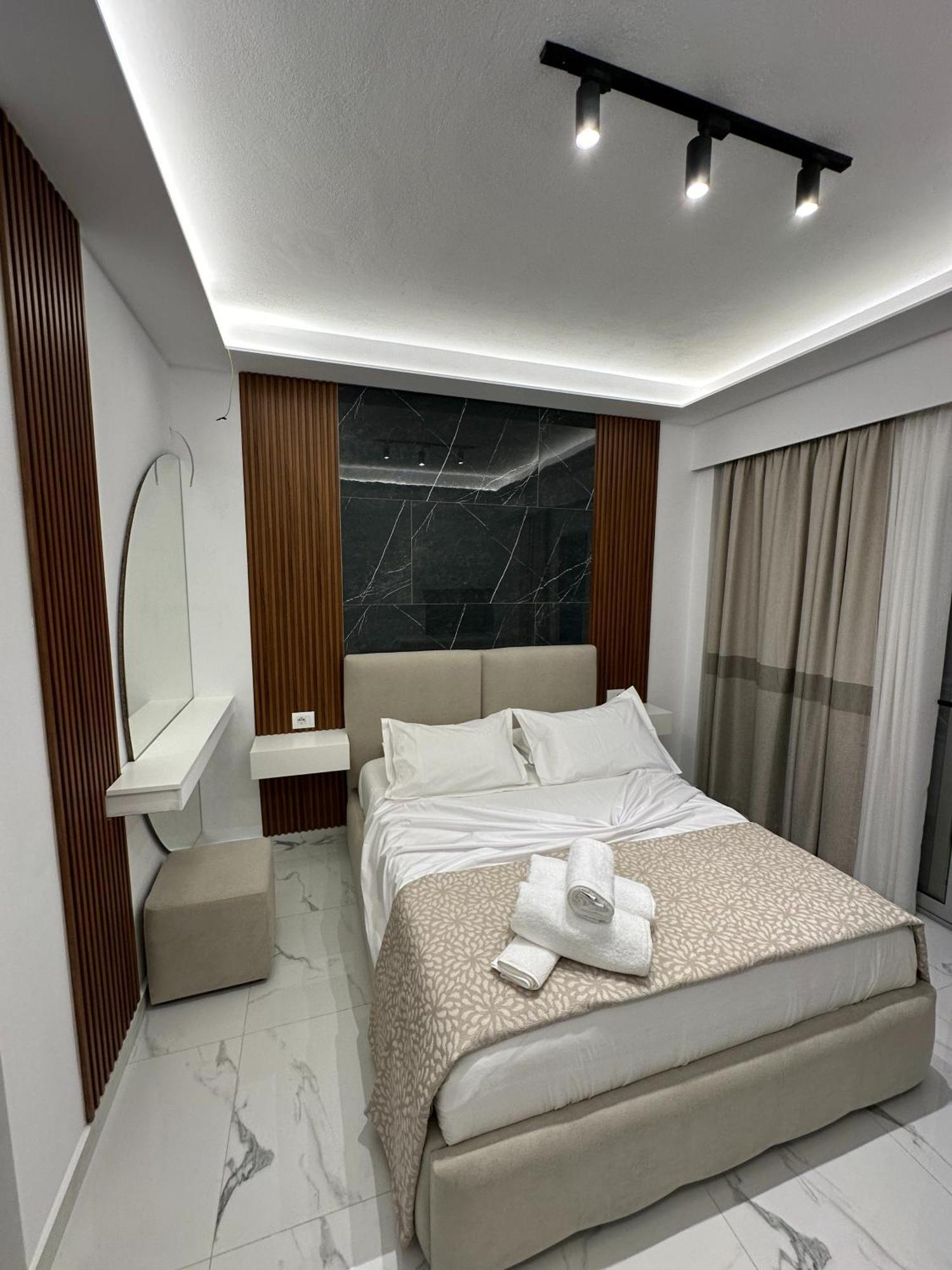 Hotel Elisabet Sarandë エクステリア 写真