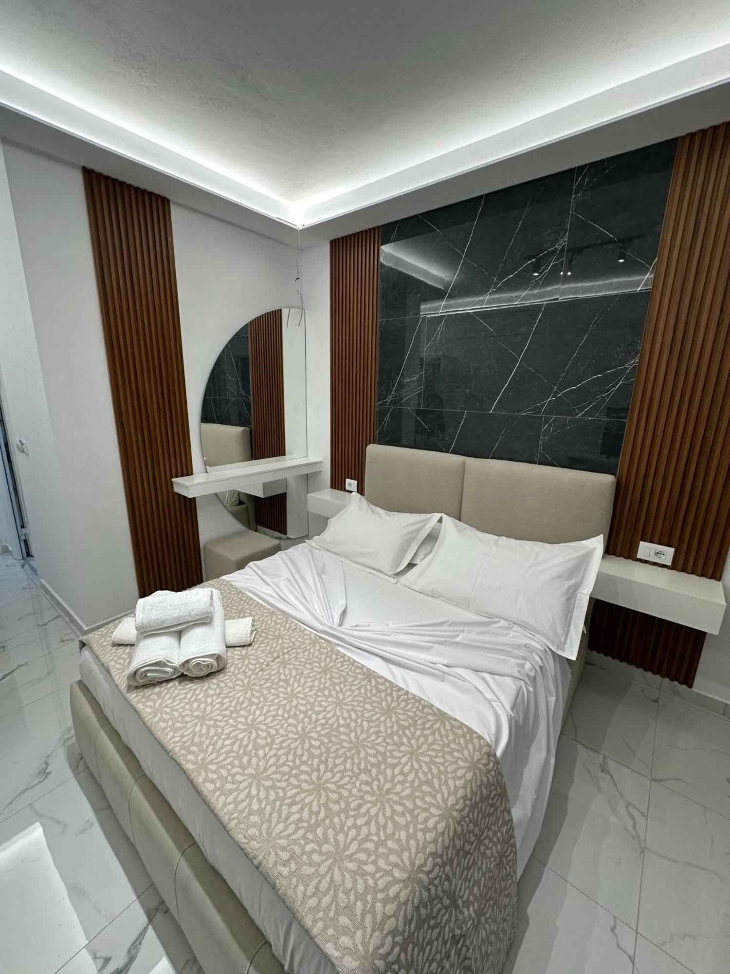 Hotel Elisabet Sarandë エクステリア 写真