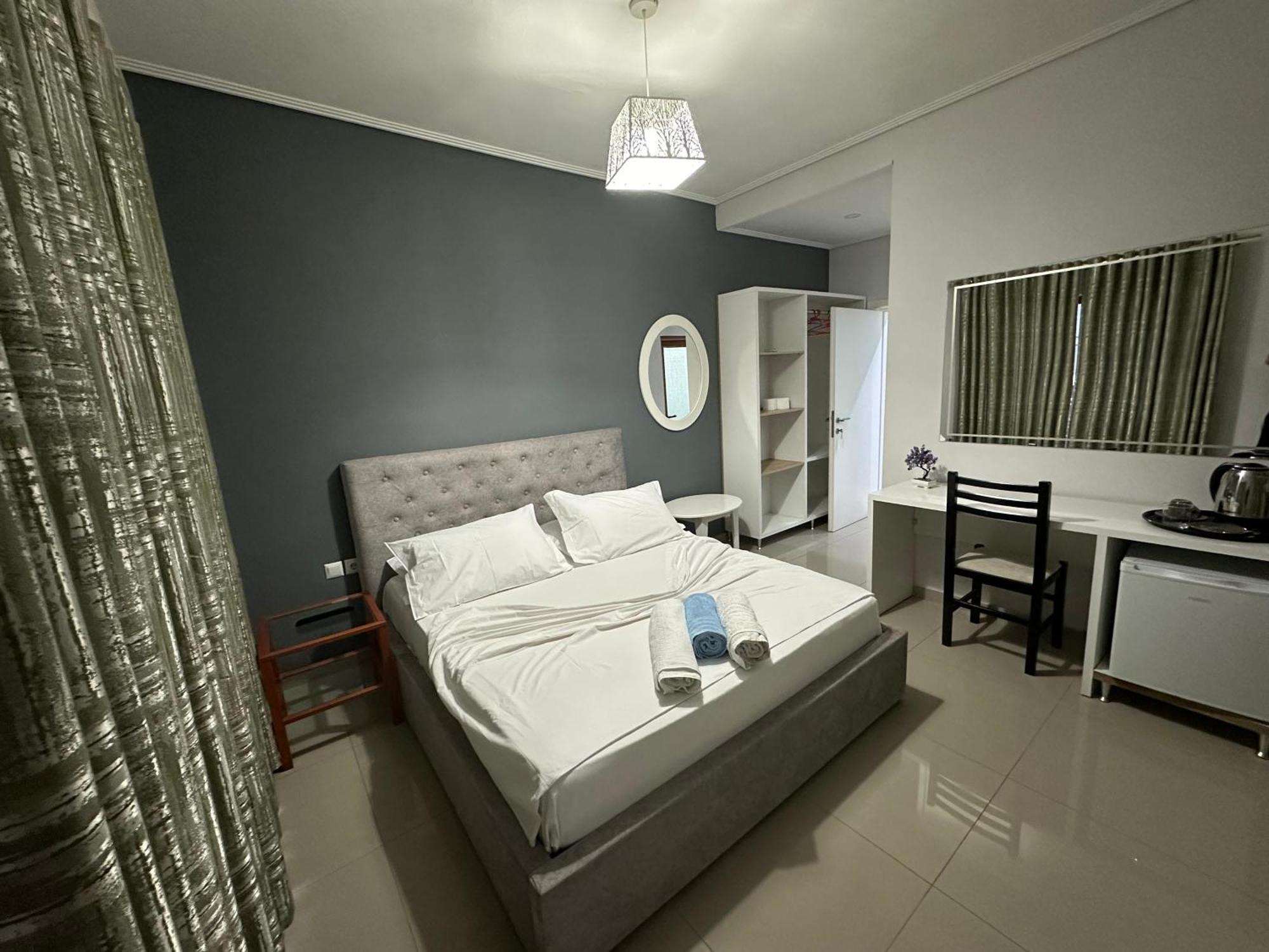 Hotel Elisabet Sarandë エクステリア 写真