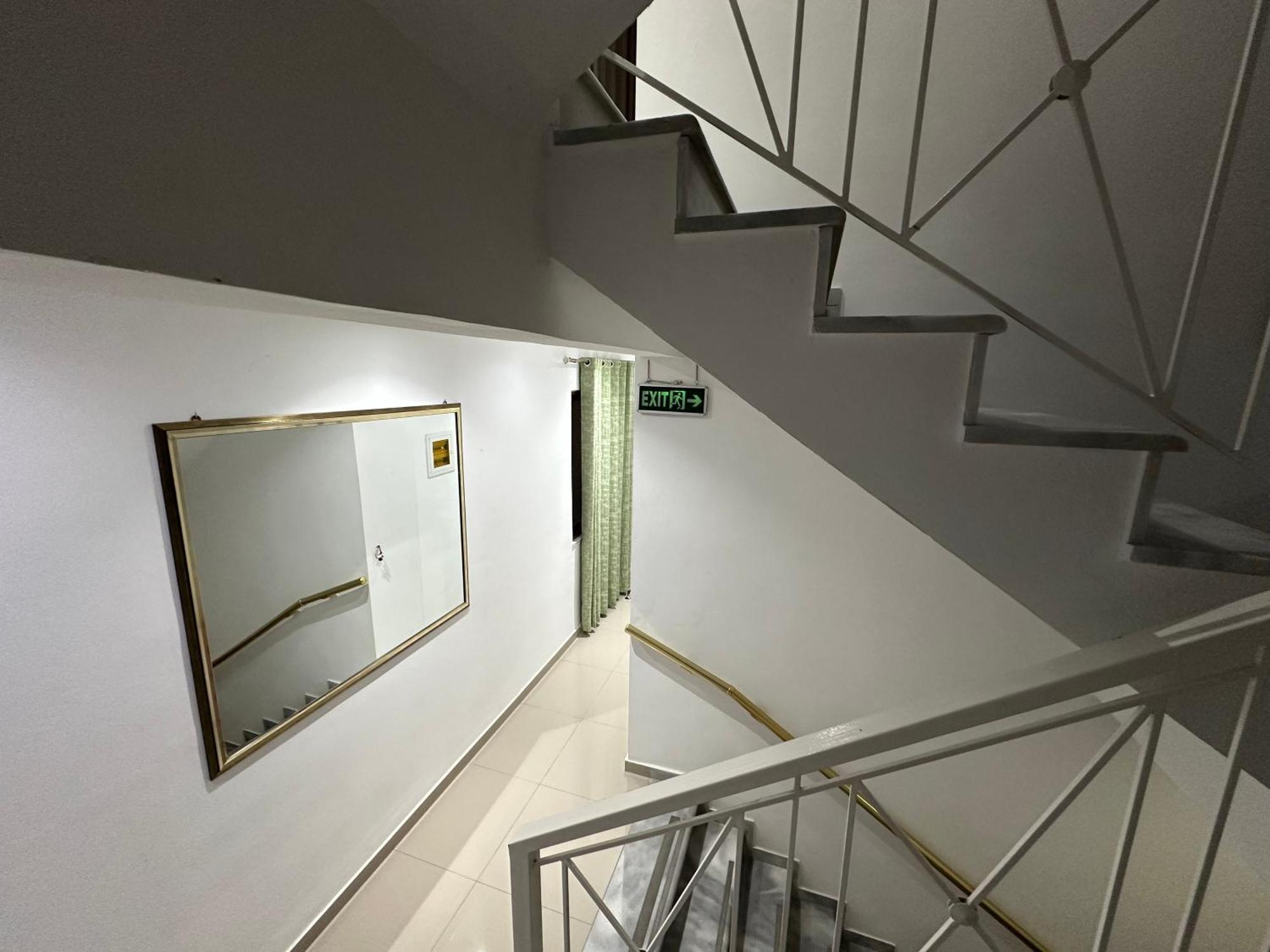 Hotel Elisabet Sarandë エクステリア 写真