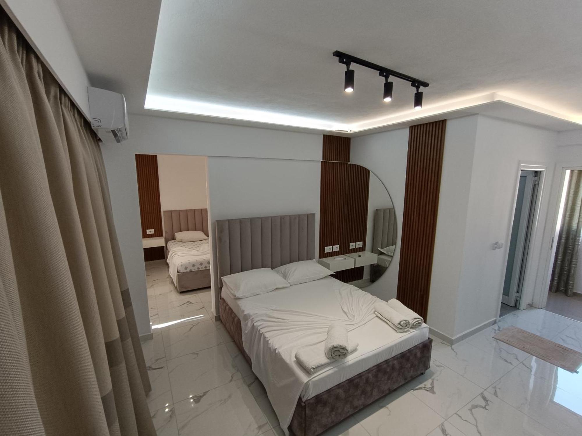 Hotel Elisabet Sarandë エクステリア 写真